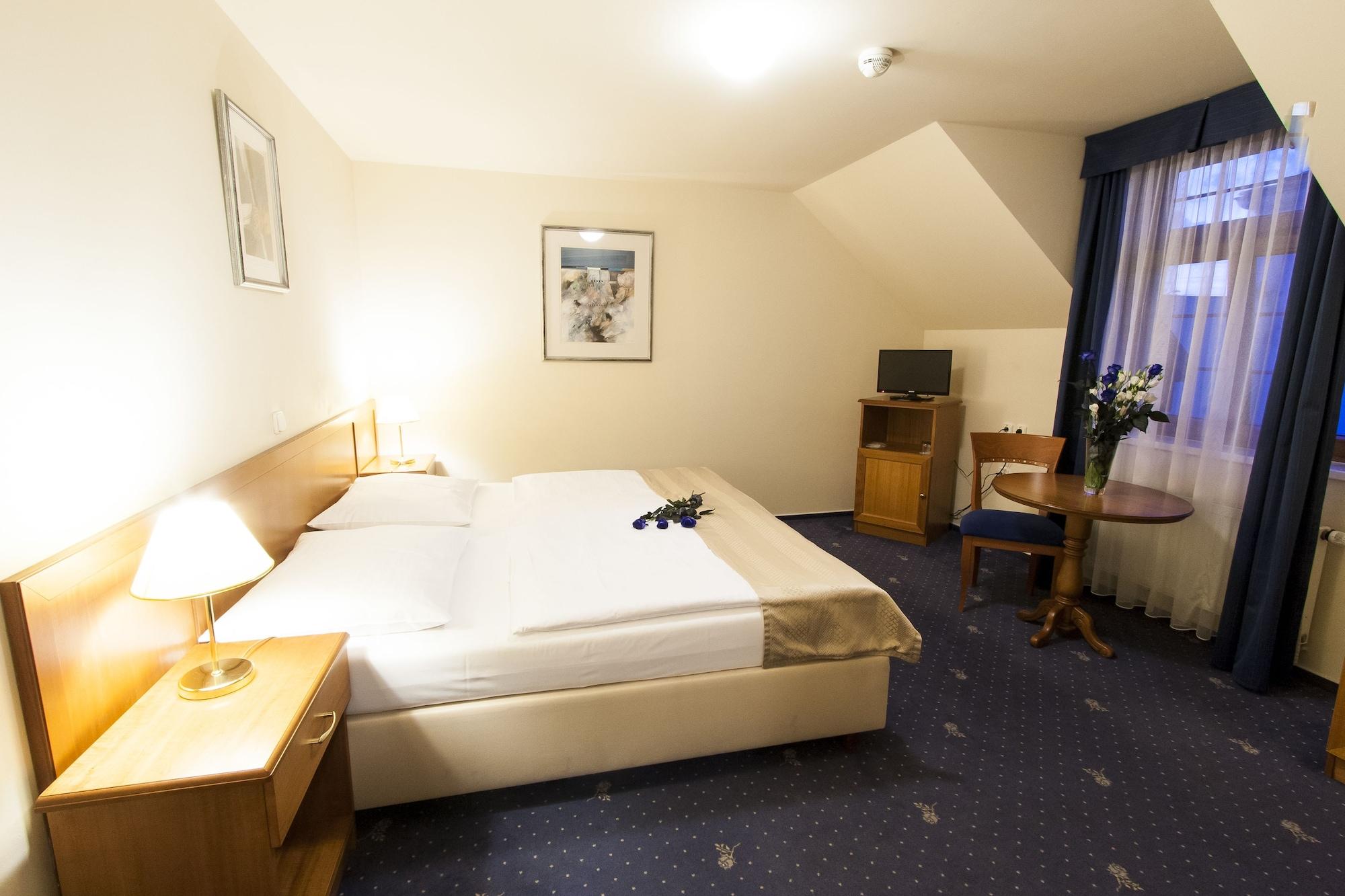 Hotel Modra Ruze Prague Luaran gambar