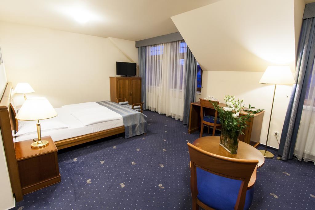 Hotel Modra Ruze Prague Bilik gambar